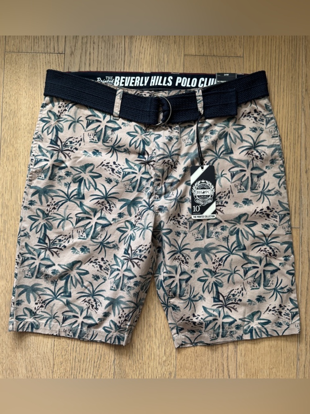 Men’s Khaki Flower Print Short NWT - Size M